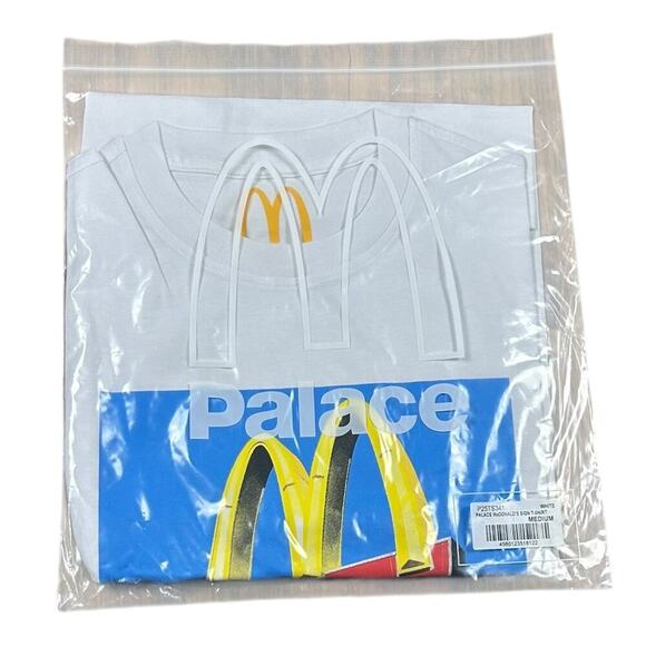 Palace X McDonalds Sign NWT Deadstock ‘23 T-shirt - Picture 2 of 7